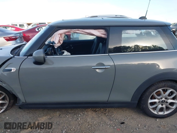 2019 MINI Hardtop Cooper with VIN WMWXP5C57K2H30039, listed as a IAAI auction lot 42301699 with 67,473 mi miles and . Bid and sale history available at DreamBid. Image 15.