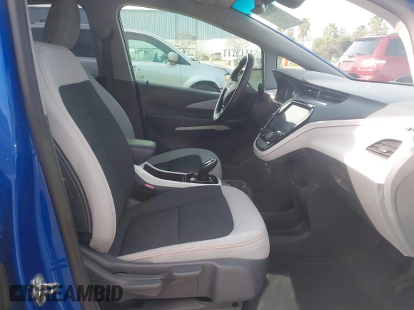 2017 Chevrolet Bolt EV LT z VIN 1G1FW6S00H4186094, wystawiony jako IAAI lot #41678309 z przebiegiem 43 781 mil mil oraz . Historia ofert i sprzedaży dostępna na DreamBid. Obrazek 5.