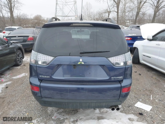 2007 Mitsubishi Outlander ES with VIN JA4MS31X37Z012460, listed as a IAAI auction lot 41369777 with 174,722 mi miles. Bid and sale history available at carsss.com. Image 17.