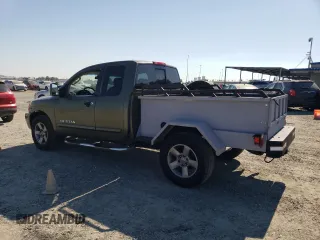 2005 Nissan Titan SE z VIN 1N6AA06B85N507424, wystawiony jako Copart lot #64841425 z przebiegiem 208 542 mil mil oraz Czysty tytuł • Clean title. Historia ofert i sprzedaży dostępna na DreamBid. Obrazek 2.