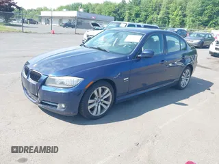 2011 BMW 3 Series 335i xDrive z VIN WBAPL5G53BNN22645, wystawiony jako IAAI lot #42505727 z przebiegiem 136 518 mil mil oraz . Historia ofert i sprzedaży dostępna na DreamBid. Obrazek 19.