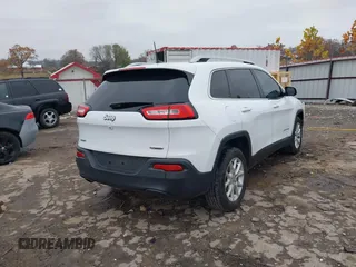 2018 Jeep Cherokee Latitude Plus with VIN 1C4PJLLBXJD514085, listed as a IAAI auction lot 40934899 with 153,619 mi miles. Bid and sale history available at carsss.com. Image 4.