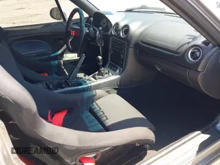 2003 Mazda MX-5 Miata Cloth with VIN JM1NB353930311340, listed as a IAAI auction lot 42145967 with 194,740 mi miles and . Bid and sale history available at DreamBid. Image 5.