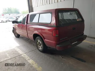 2001 GMC Sonoma SLS 1SG z VIN 1GTCS19W818224334, wystawiony jako IAAI lot #42119324 z przebiegiem 209 663 mil mil oraz . Historia ofert i sprzedaży dostępna na DreamBid. Obrazek 3.