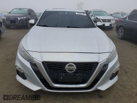 2019 Nissan Altima 2.5 SV with VIN 1N4BL4DV4KC164629, listed as a Copart auction lot 43069195 with 83,443 mi miles and Salvage Title. Bid and sale history available at carsss.com. Image 5.