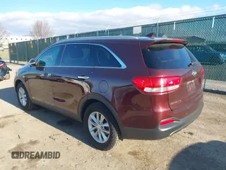 2016 Kia Sorento LX with VIN 5XYPGDA34GG128787, listed as a IAAI auction lot 41920884 with 70,417 mi miles. Bid and sale history available at carsss.com. Image 3.