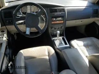 2005 Dodge Magnum RT z VIN 2D8GV58285H636754, wystawiony jako Copart lot #47697955 z przebiegiem 150 660 mil mil oraz Szkoda całkowita • Salvage title. Historia ofert i sprzedaży dostępna na DreamBid. Obrazek 8.
