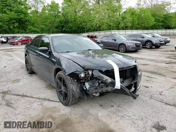 2014 Chrysler 300 S z VIN 2C3CCAGG1EH297607, wystawiony jako Copart lot #56889285 z przebiegiem 136 485 mil mil oraz Szkoda całkowita • Salvage title. Historia ofert i sprzedaży dostępna na DreamBid. Obrazek 14.