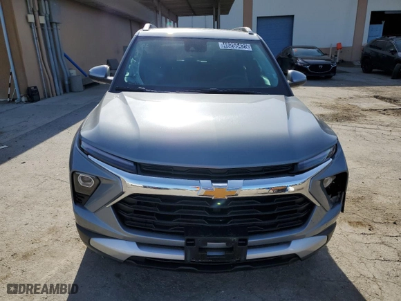 2025 Chevrolet TrailBlazer LT with VIN KL79MRSL8SB031752, listed as a Copart auction lot 46255425 with 14,200 mi miles and Clean Title. Bid and sale history available at carsss.com. Image 5.