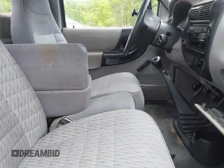 1995 Ford Ranger Splash z VIN 1FTCR10A8SUC20905, wystawiony jako IAAI lot #42058567 z przebiegiem 125 675 mil mil oraz . Historia ofert i sprzedaży dostępna na DreamBid. Obrazek 5.