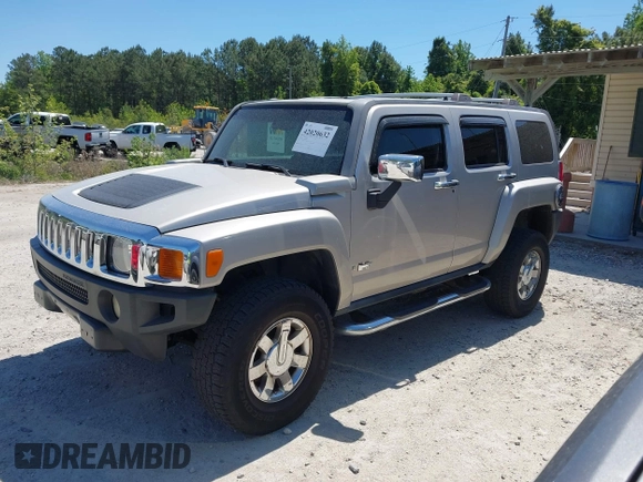 2006 Hummer H3 with VIN 5GTDN136768104397, listed as a IAAI auction lot 42020632 with 127,233 mi miles. Bid and sale history available at carsss.com. Image 2.