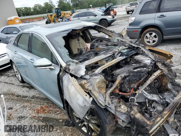 2013 Lincoln MKZ Hybrid with VIN 3LN6L2LU9DR825225, listed as a Copart auction lot 58397105 with Not provided miles and Salvage title. Bid and sale history available at DreamBid. Image 4.