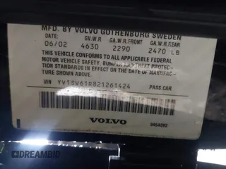2002 Volvo V70 with VIN YV1SW61R821261424, listed as a IAAI auction lot 42014484 with 1 mi miles. Bid and sale history available at carsss.com. Image 9.