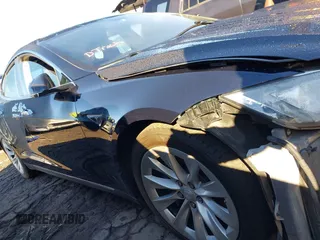 2014 Tesla Model S 60 с VIN 5YJSA1S11EFP32325, выставлен на аукционе IAAI как лот 40823219 с пробегом 47 911 миль миль и . История ставок и продаж доступна на DreamBid. Изображение 12.