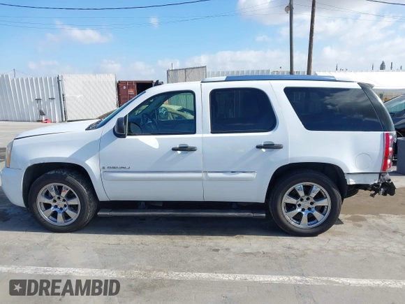 2008 GMC Yukon Denali с VIN 1GKFK63888J118915, выставлен на аукционе IAAI как лот 42262018 с пробегом 218 082 миль миль и . История ставок и продаж доступна на DreamBid. Изображение 15.