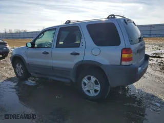 2002 Ford Escape XLT Choice with VIN 1FMYU03172KB66305, listed as a Copart auction lot 41917155 with 135,184 mi miles and Clean Title. Bid and sale history available at carsss.com. Image 2.