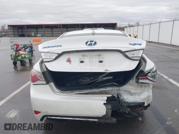 2012 Hyundai Sonata Hybrid with VIN KMHEC4A44CA038170, listed as a IAAI auction lot 41945015 with 90,404 mi miles and . Bid and sale history available at DreamBid. Image 17.