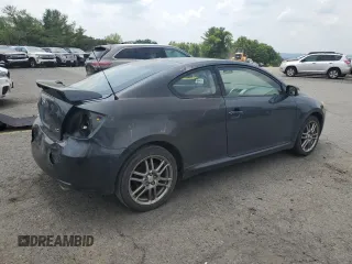 2006 Scion tC z VIN JTKDE177X60123771, wystawiony jako Copart lot #59763245 z przebiegiem 231 959 mil mil oraz Szkoda całkowita • Salvage title. Historia ofert i sprzedaży dostępna na DreamBid. Obrazek 3.