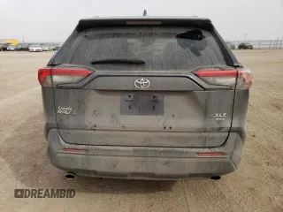 2024 Toyota RAV4 XLE Premium z VIN 2T3A1RFV2RC416702, wystawiony jako Copart lot #49220345 z przebiegiem 14 147 mil mil oraz Szkoda całkowita • Salvage title. Historia ofert i sprzedaży dostępna na DreamBid. Obrazek 6.