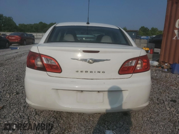 2008 Chrysler Sebring LX z VIN 1C3LC46K48N167789, wystawiony jako Copart lot #57791965 z przebiegiem 152 080 mil mil oraz Szkoda całkowita • Salvage title. Historia ofert i sprzedaży dostępna na DreamBid. Obrazek 6.