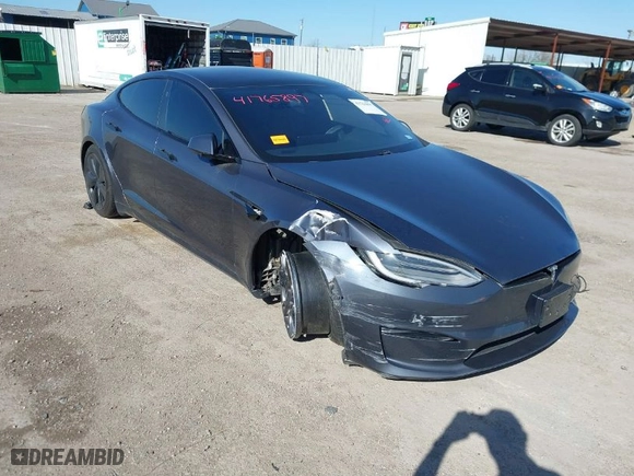 2022 Tesla Model S with VIN 5YJSA1E57NF467229, listed as a IAAI auction lot 41765897 with 1 mi miles. Bid and sale history available at carsss.com. Image 6.