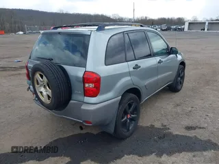 2005 Toyota RAV4 with VIN JTEHD20VX56046580, listed as a IAAI auction lot 41881318 with 155,541 mi miles. Bid and sale history available at carsss.com. Image 4.