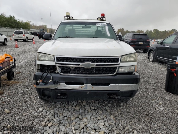 2007 Chevrolet Silverado 2500HD Classic Work Truck with VIN 1GCHK24U17E127374, listed as a Copart auction lot 75830674 with 0 mi miles and Clean Title. Bid and sale history available at carsss.com. Image 5.