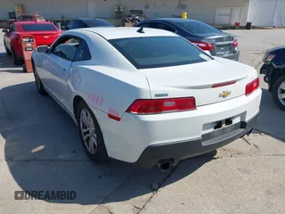2015 Chevrolet Camaro LS z VIN 2G1FB1E37F9293805, wystawiony jako IAAI lot #42393142 z przebiegiem 138 288 mil mil oraz . Historia ofert i sprzedaży dostępna na DreamBid. Obrazek 3.