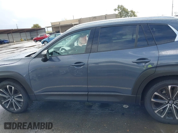 2024 Mazda CX-50 S Premium Plus z VIN 7MMVABEM8RN220626, wystawiony jako IAAI lot #41818464 z przebiegiem 1 622 mil mil oraz . Historia ofert i sprzedaży dostępna na DreamBid. Obrazek 14.