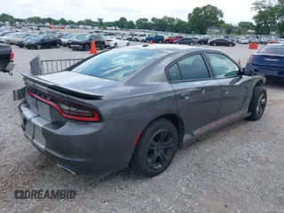 2020 Dodge Charger SXT z VIN 2C3CDXBG3LH211590, wystawiony jako IAAI lot #39869112 z przebiegiem 51 307 mil mil oraz . Historia ofert i sprzedaży dostępna na DreamBid. Obrazek 4.