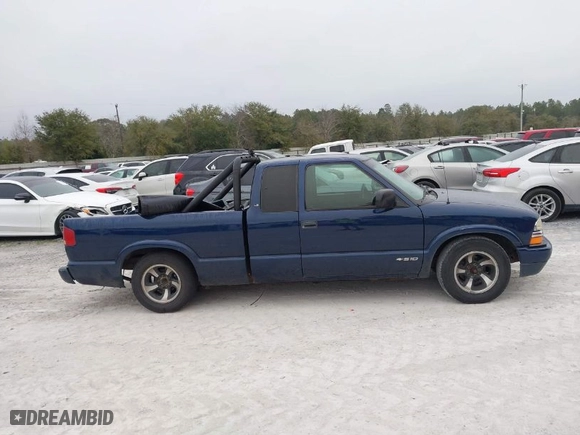 1999 Chevrolet S-10 LS with VIN 1GCCS19X8X8168896, listed as a IAAI auction lot 41485780 with 218,436 mi miles. Bid and sale history available at carsss.com. Image 13.
