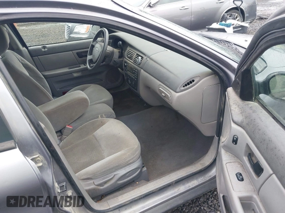 2006 Ford Taurus SE with VIN 1FAFP53U26A233114, listed as a IAAI auction lot 41850941 with 189,782 mi miles. Bid and sale history available at carsss.com. Image 5.