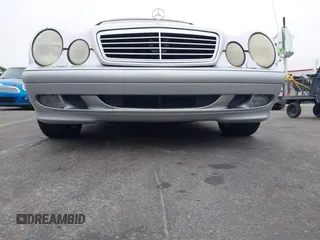 2001 Mercedes-Benz CLK 320 z VIN WDBLK65G81T083711, wystawiony jako IAAI lot #41197334 z przebiegiem 215 544 mil mil oraz . Historia ofert i sprzedaży dostępna na DreamBid. Obrazek 6.