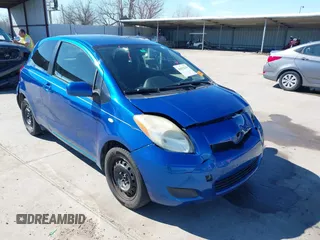 2010 Toyota Yaris z VIN JTDJT4K36A5290047, wystawiony jako IAAI lot #41652276 z przebiegiem 185 017 mil mil oraz . Historia ofert i sprzedaży dostępna na DreamBid. Obrazek 1.