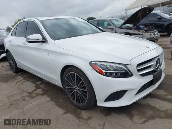 2019 Mercedes-Benz C 300 z VIN 55SWF8DBXKU305138, wystawiony jako IAAI lot #42111286 z przebiegiem 42 309 mil mil oraz . Historia ofert i sprzedaży dostępna na DreamBid. Obrazek 1.