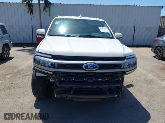 2023 Ford Expedition Max XLT z VIN 1FMJK1H85PEA63621, wystawiony jako IAAI lot #42229772 z przebiegiem 21 879 mil mil oraz . Historia ofert i sprzedaży dostępna na DreamBid. Obrazek 13.