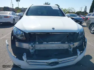2019 Mercedes-Benz GLC with VIN WDC0G4JB0KV172130, listed as a IAAI auction lot 42094565 with 40,013 mi miles. Bid and sale history available at carsss.com. Image 6.