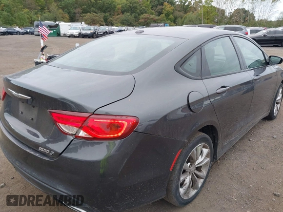 2015 Chrysler 200 S with VIN 1C3CCCBG6FN517903, listed as a IAAI auction lot 40412213 with 84,118 mi miles. Bid and sale history available at carsss.com. Image 17.