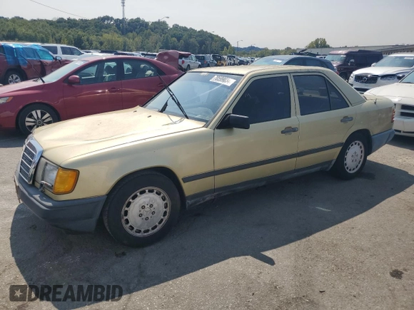 1987 Mercedes-Benz 300 E z VIN WDBEA30D4HA511061, wystawiony jako Copart lot #70599034 z przebiegiem 174 733 mil mil oraz Nie do naprawy • Non repairable. Historia ofert i sprzedaży dostępna na DreamBid. Obrazek 1.