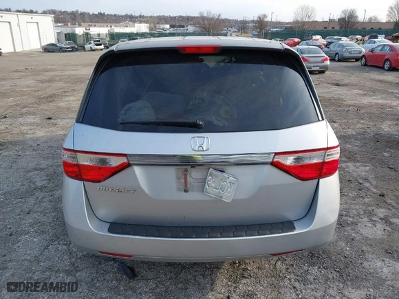 2013 Honda Odyssey LX with VIN 5FNRL5H22DB028827, listed as a IAAI auction lot 41775121 with 211,205 mi miles. Bid and sale history available at carsss.com. Image 16.