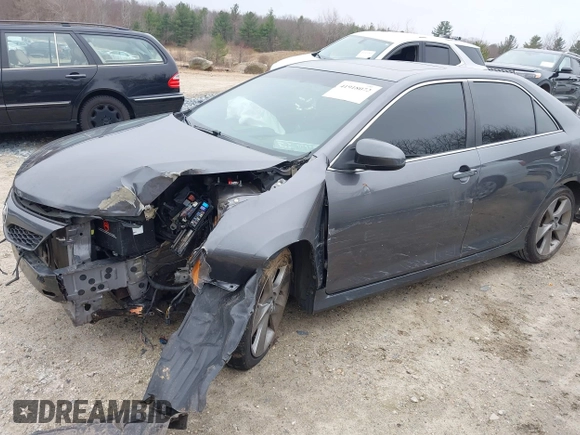 2014 Toyota Camry L with VIN 4T1BF1FK1EU352652, listed as a IAAI auction lot 41918072 with 1 mi miles. Bid and sale history available at carsss.com. Image 16.