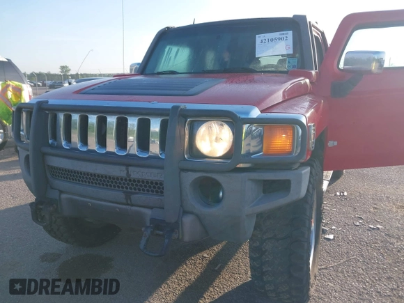 2006 Hummer H3 with VIN 5GTDN136068173903, listed as a IAAI auction lot 42105902 with 215,303 mi miles. Bid and sale history available at carsss.com. Image 6.