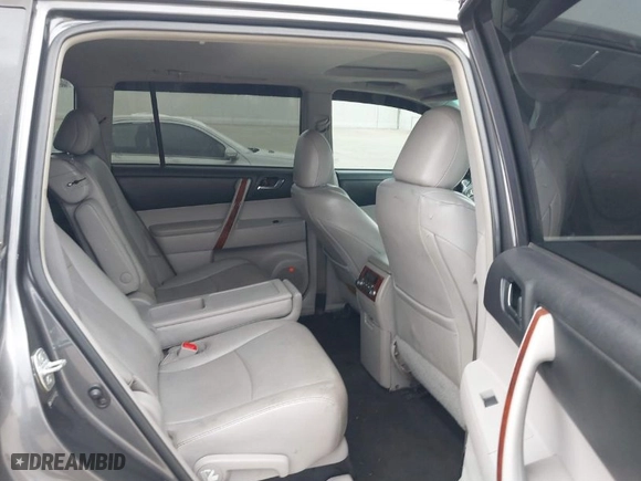 2011 Toyota Highlander Limited with VIN 5TDYK3EH7BS031288, listed as a IAAI auction lot 41807812 with 151,893 mi miles. Bid and sale history available at carsss.com. Image 8.