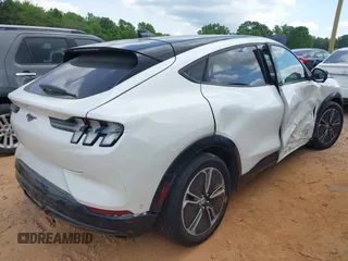 2023 Ford Mustang Mach-E Premium с VIN 3FMTK3R48PMA72033, выставлен на аукционе IAAI как лот 42143610 с пробегом 16 574 миль миль и . История ставок и продаж доступна на DreamBid. Изображение 4.