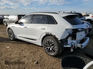 2024 Audi Q8 e-tron Premium Plus z VIN WA15AAGEXRB042875, wystawiony jako Copart lot #73211474 z przebiegiem 5 674 mil mil oraz Szkoda całkowita • Salvage title. Historia ofert i sprzedaży dostępna na DreamBid. Obrazek 2.