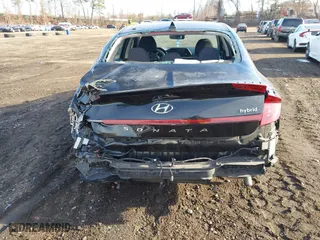 2021 Hyundai Sonata Hybrid SEL with VIN KMHL34JJ1MA027058, listed as a IAAI auction lot 41187431 with 39,437 mi miles. Bid and sale history available at carsss.com. Image 17.