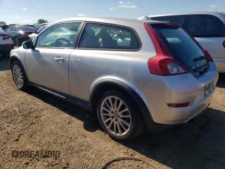 2012 Volvo C30 z VIN YV1672MK7C2281133, wystawiony jako Copart lot #66388394 z przebiegiem 98 504 mil mil oraz Szkody całkowita. Historia ofert i sprzedaży dostępna na DreamBid. Obrazek 2.