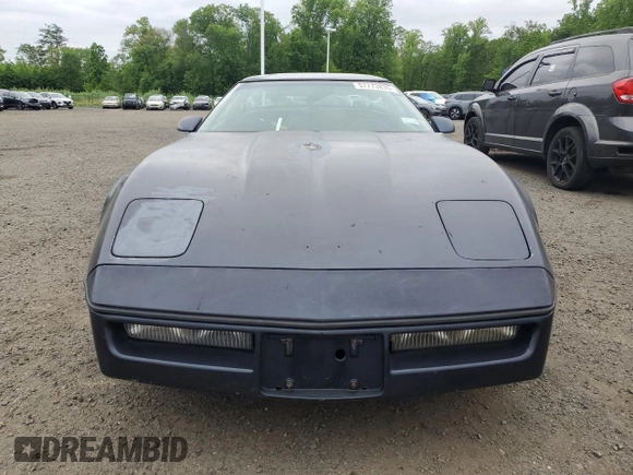 1988 Chevrolet Corvette z VIN 1G1YY218XJ5122454, wystawiony jako Copart lot #57773835 z przebiegiem 90 807 mil mil oraz Czysty tytuł • Clean title. Historia ofert i sprzedaży dostępna na DreamBid. Obrazek 5.