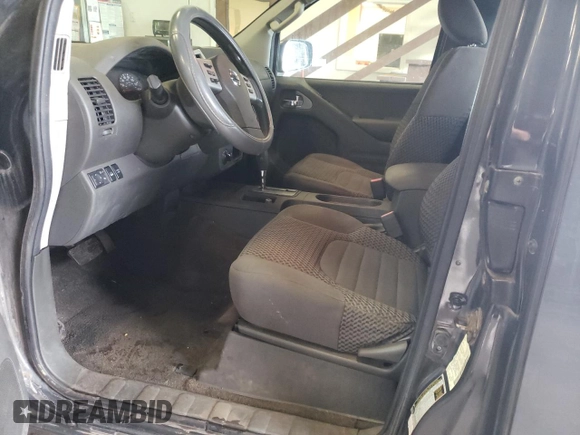 2015 Nissan Frontier SV z VIN 1N6AD0CW9FN714355, wystawiony jako Copart lot #48482675 z przebiegiem 76 835 mil mil oraz Czysty tytuł • Clean title. Historia ofert i sprzedaży dostępna na DreamBid. Obrazek 7.