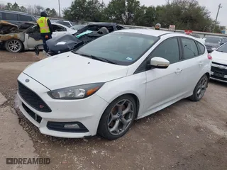 2015 Ford Focus ST with VIN 1FADP3L91FL268867, listed as a IAAI auction lot 41583424 with 169,426 mi miles. Bid and sale history available at carsss.com. Image 17.